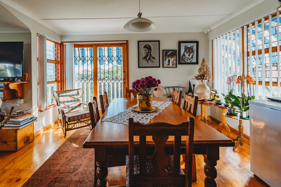 5 Bedroom Property for Sale in Herolds Bay Western Cape